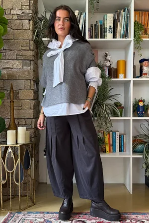 Oxford Stretch Herringbone Box Pleat Pant Charcoal